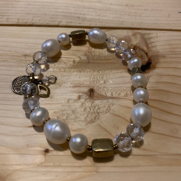 Silpada pearl and brass stretch bracelet - Picture 2 of 2